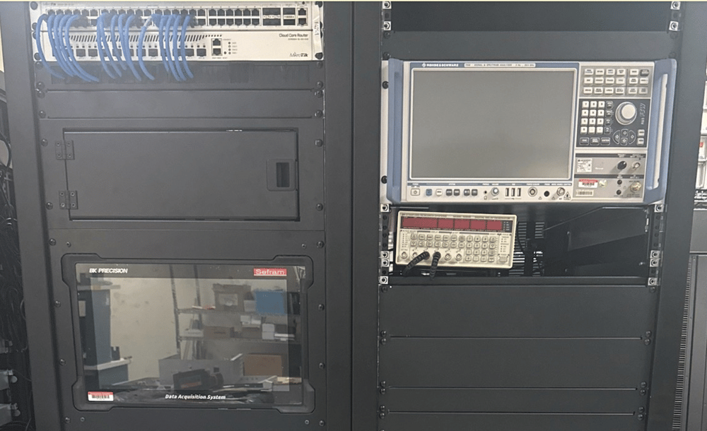This image shows B&K Precision's DAS1800 high speed data acquisition system in a rack-ready design. This image shows B&K Precision's DAS1800 high speed data acquisition system in a rack-ready design.